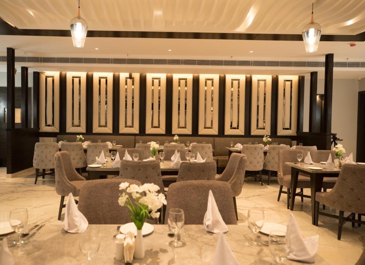 Hotel Ramada By Wyndham Kapurthala Town Extérieur photo