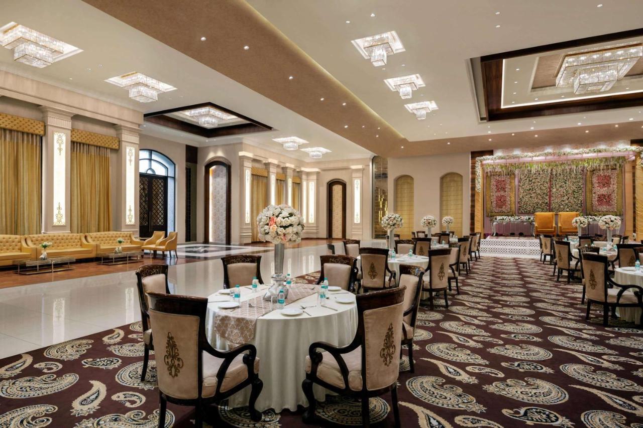 Hotel Ramada By Wyndham Kapurthala Town Extérieur photo
