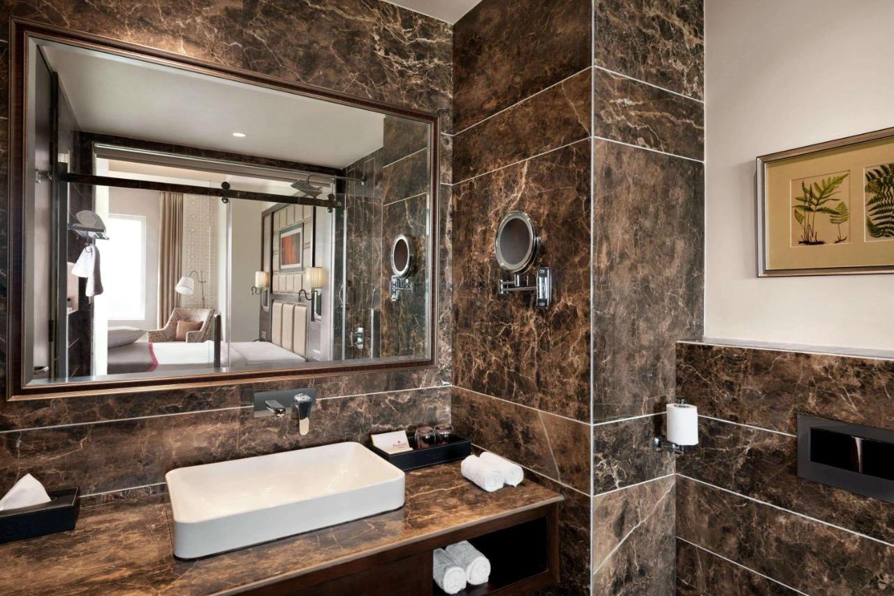 Hotel Ramada By Wyndham Kapurthala Town Extérieur photo
